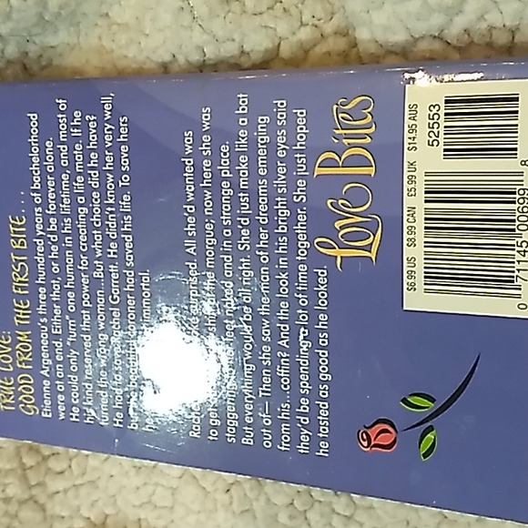 (5/$10) Love Bites by Lynsay Sands - Picture 2 of 3